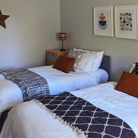 Parkview Cottage - Lovely Home With Cosy Fireplace คาร์นูสตี ภายนอก รูปภาพ
